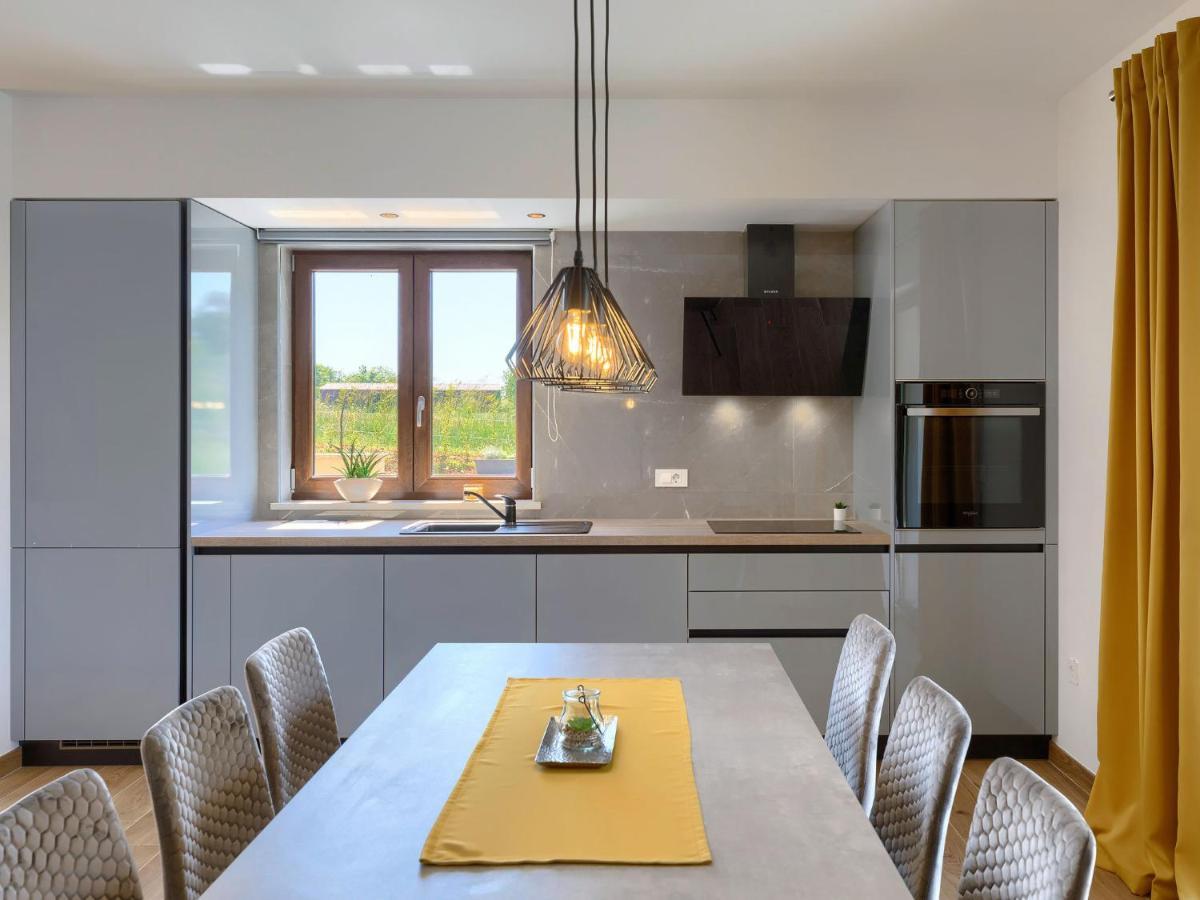 Apartment Eroa By Interhome Zminj Exterior photo